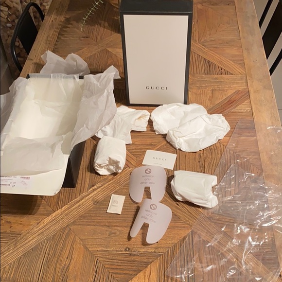 Authentic Gucci Box (empty) - Picture 2 of 16